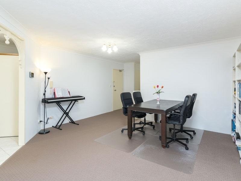 1/14 Warren Street, St Lucia QLD 4067