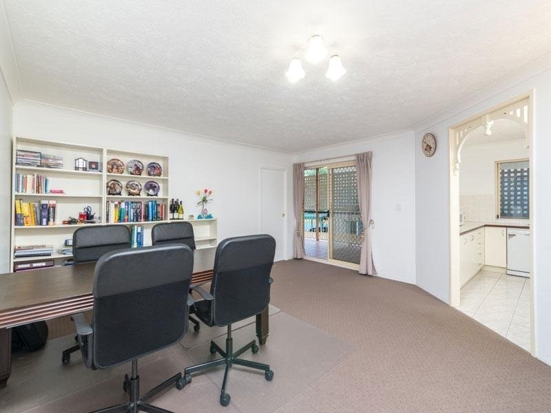 1/14 Warren Street, St Lucia QLD 4067