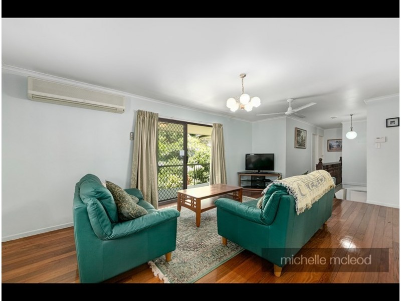 17 Merrilyn Street, Chapel Hill QLD 4069