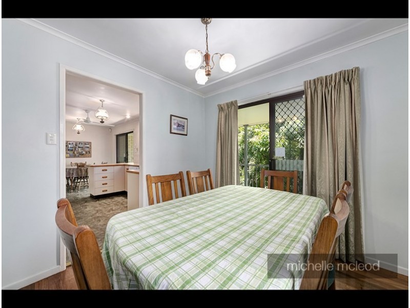 17 Merrilyn Street, Chapel Hill QLD 4069