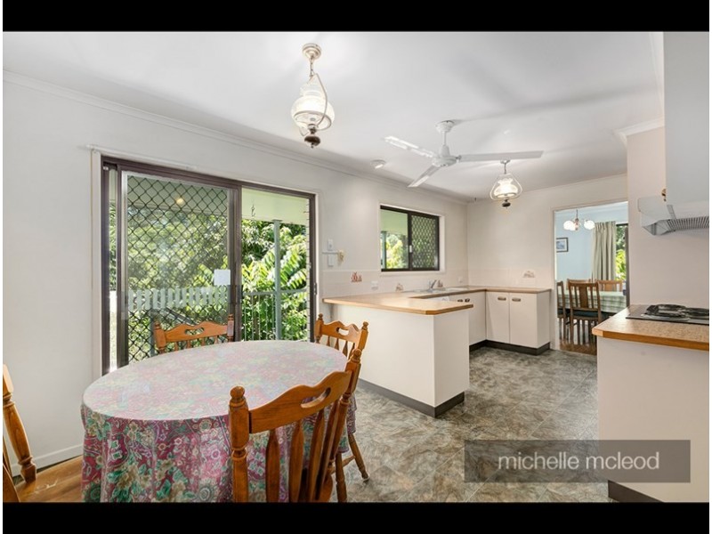 17 Merrilyn Street, Chapel Hill QLD 4069