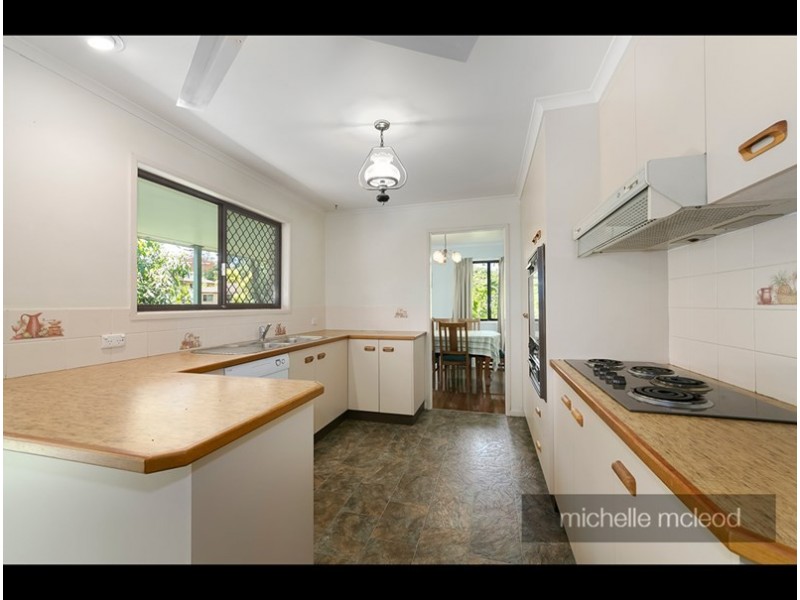 17 Merrilyn Street, Chapel Hill QLD 4069