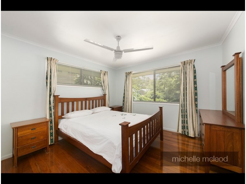 17 Merrilyn Street, Chapel Hill QLD 4069