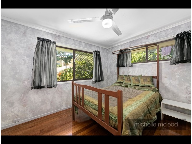 17 Merrilyn Street, Chapel Hill QLD 4069