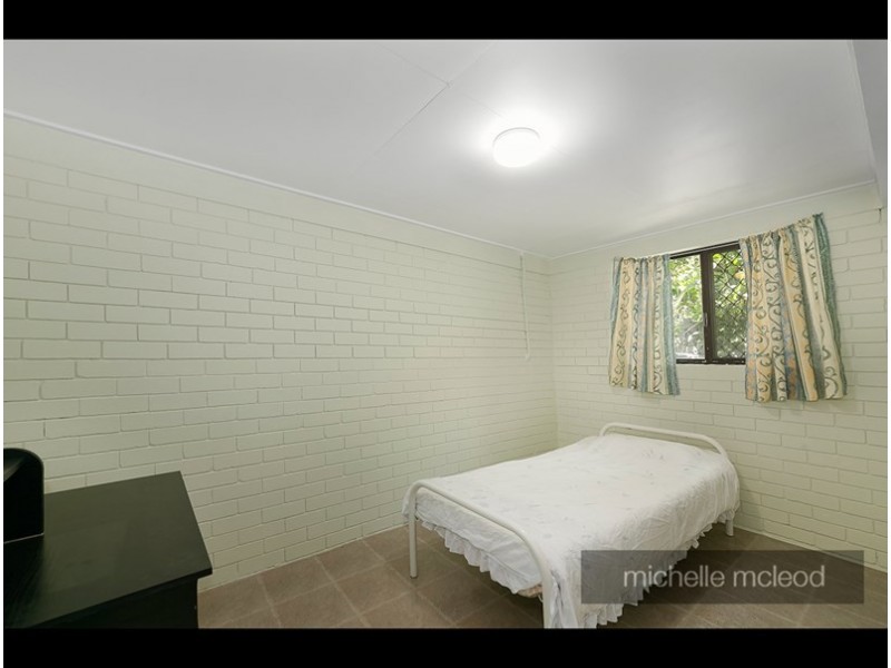 17 Merrilyn Street, Chapel Hill QLD 4069