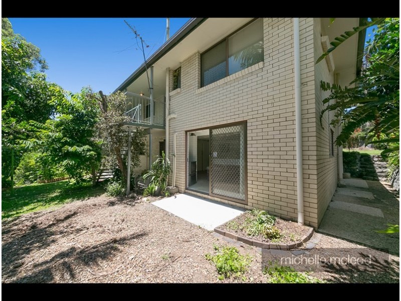 17 Merrilyn Street, Chapel Hill QLD 4069