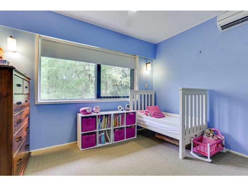 10 Kowhai Street, Kenmore QLD 4069