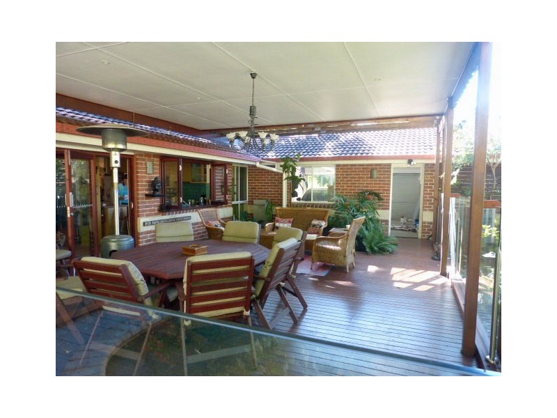 28 Binyara Street, Chapel Hill QLD 4069