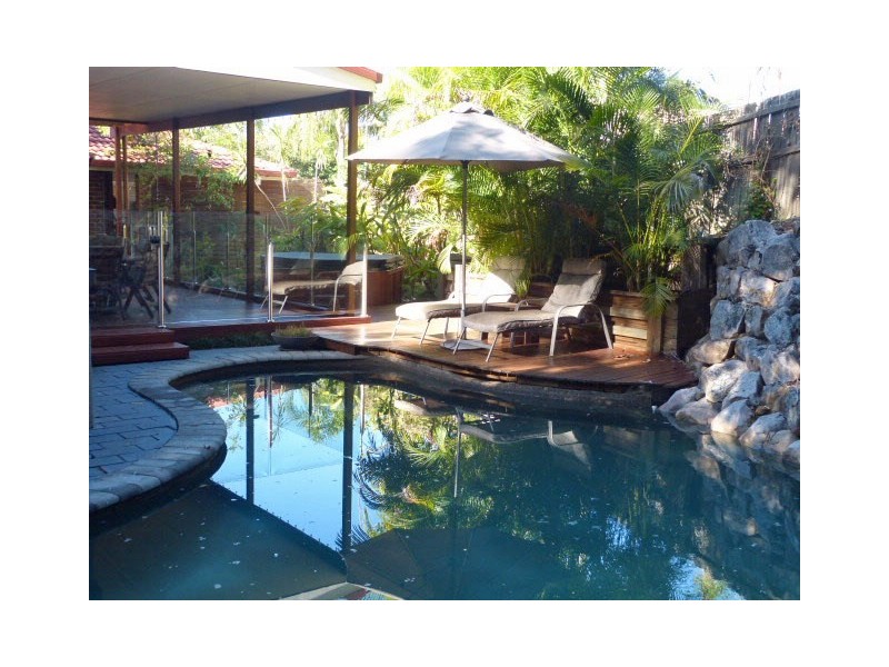 28 Binyara Street, Chapel Hill QLD 4069