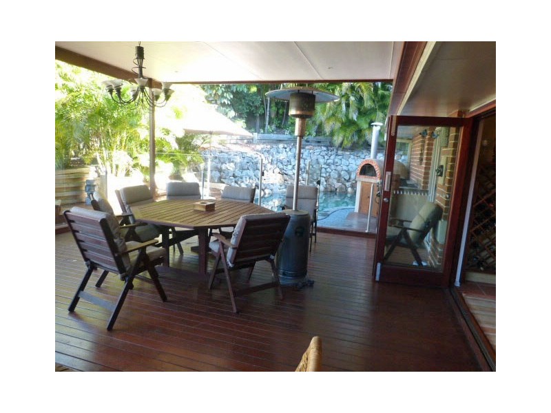 28 Binyara Street, Chapel Hill QLD 4069