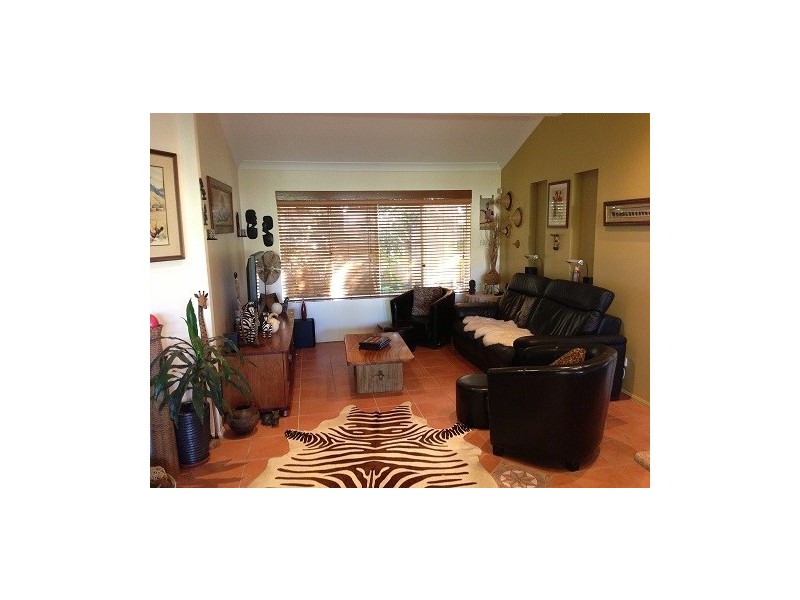 28 Binyara Street, Chapel Hill QLD 4069