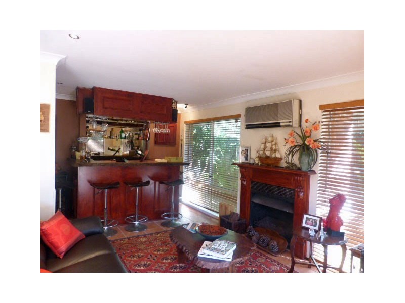 28 Binyara Street, Chapel Hill QLD 4069