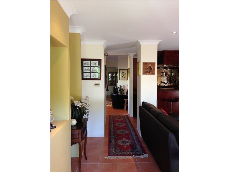 28 Binyara Street, Chapel Hill QLD 4069