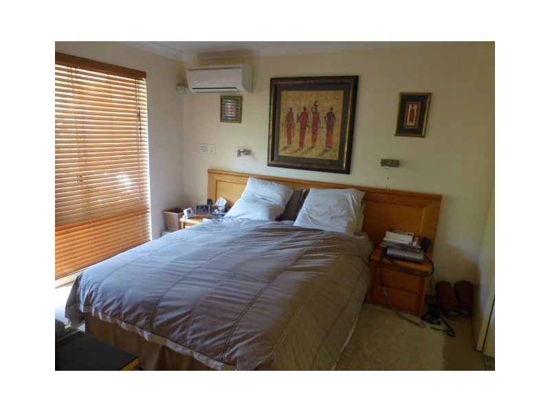 28 Binyara Street, Chapel Hill QLD 4069