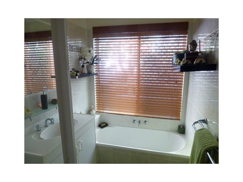 28 Binyara Street, Chapel Hill QLD 4069