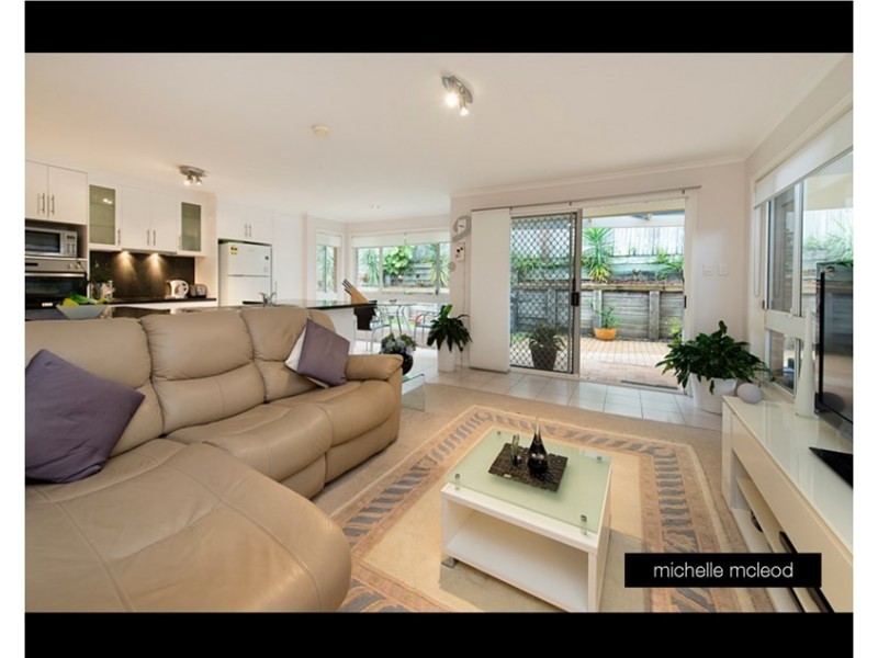 81 Greenford Street, Chapel Hill QLD 4069