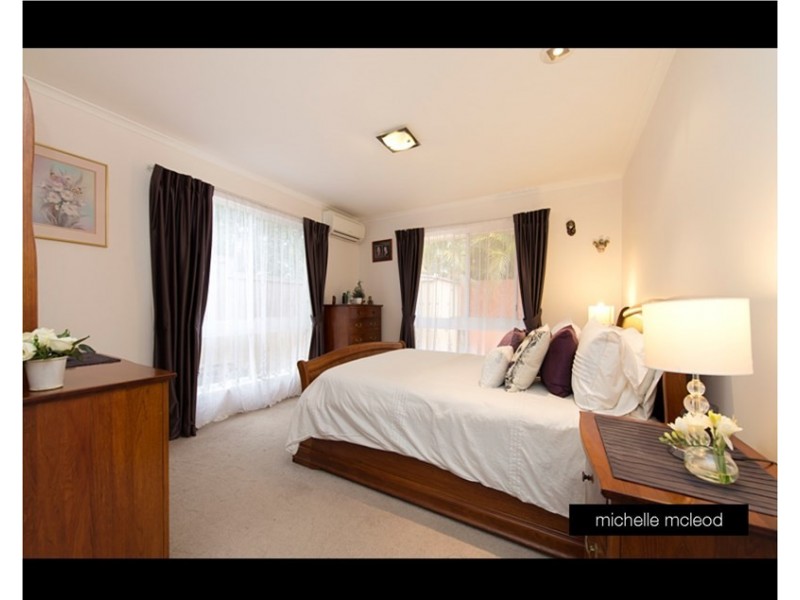 81 Greenford Street, Chapel Hill QLD 4069