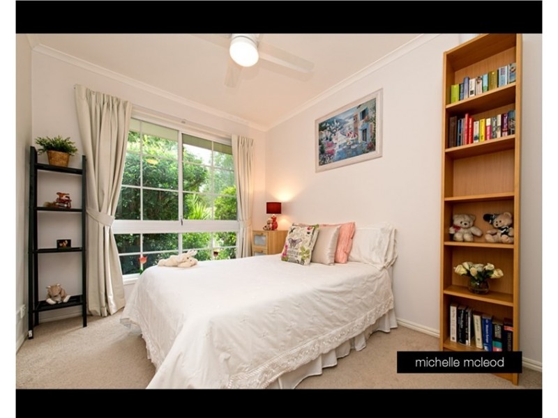 81 Greenford Street, Chapel Hill QLD 4069