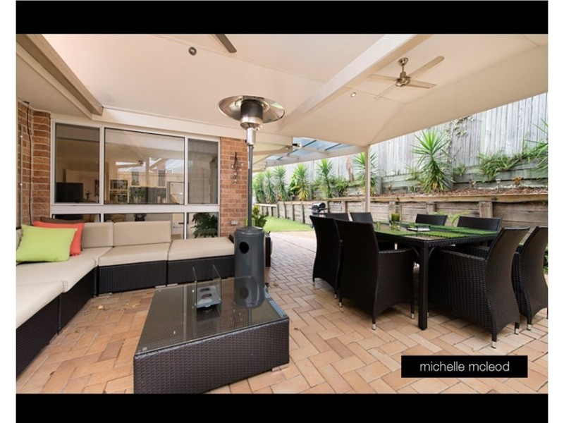 81 Greenford Street, Chapel Hill QLD 4069