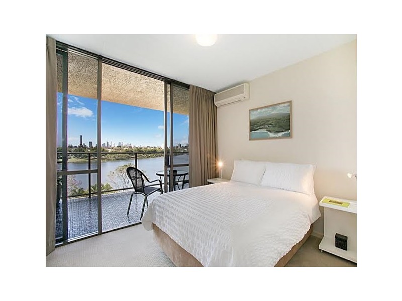 15/72 Sandford Street, St Lucia QLD 4067