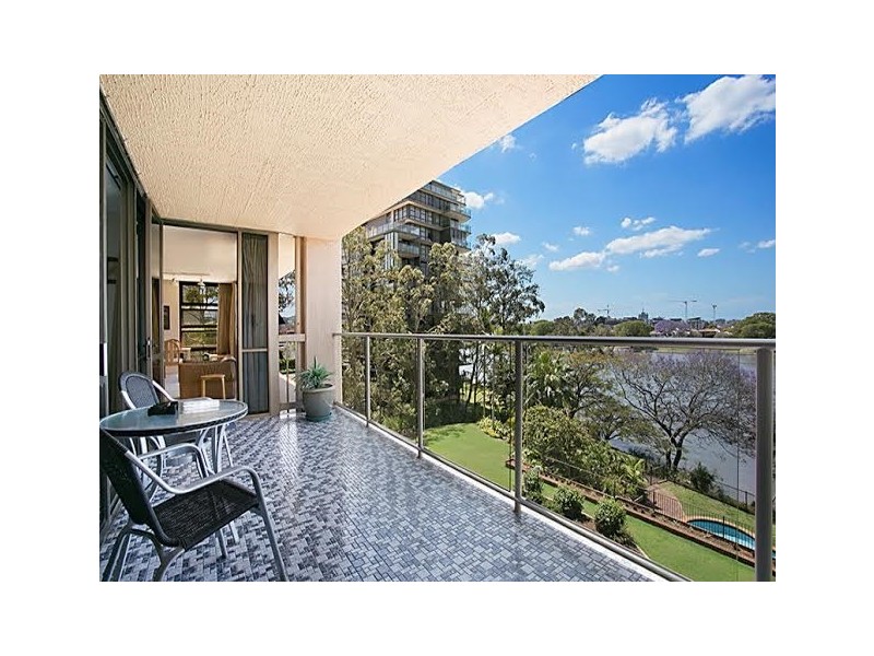 15/72 Sandford Street, St Lucia QLD 4067