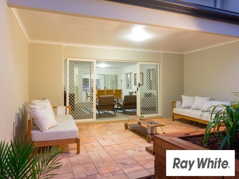 29 Dengate Street, St Lucia QLD 4067