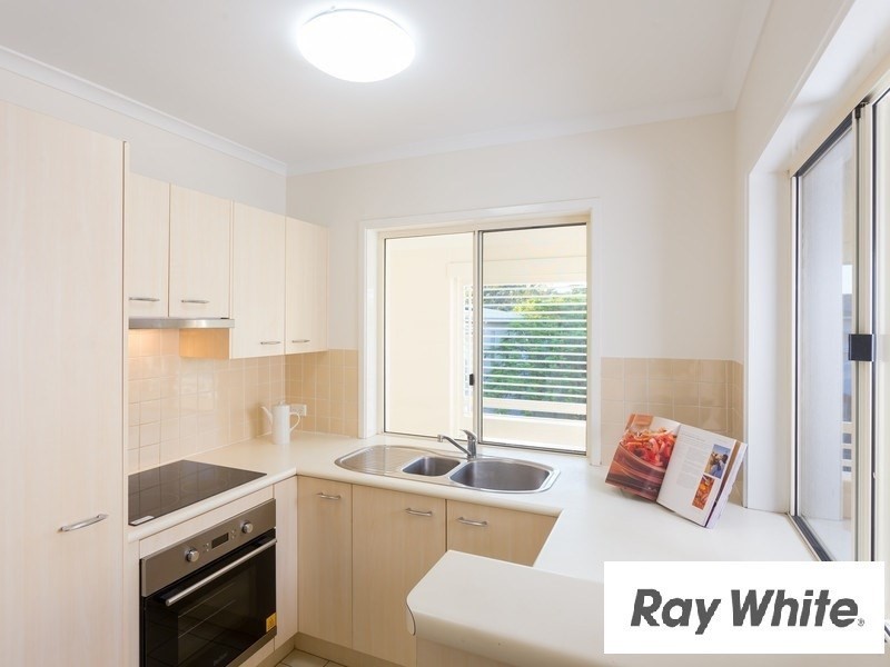 29 Dengate Street, St Lucia QLD 4067