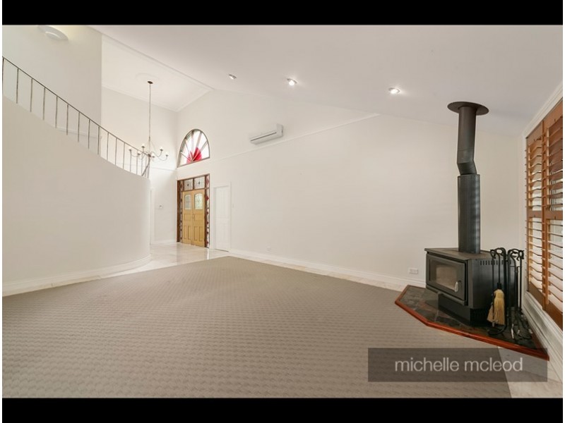 45 Morningview Street, Chapel Hill QLD 4069