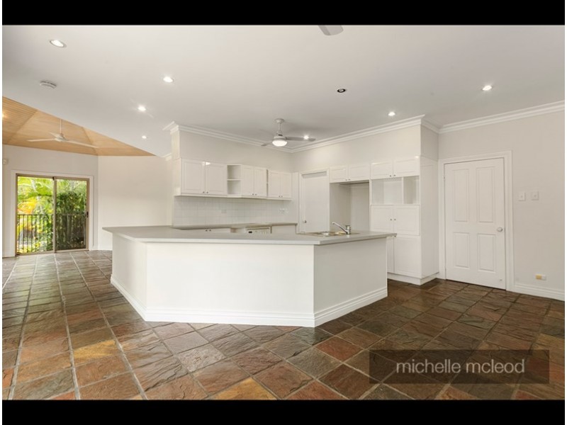45 Morningview Street, Chapel Hill QLD 4069