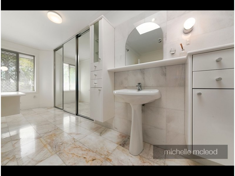 45 Morningview Street, Chapel Hill QLD 4069