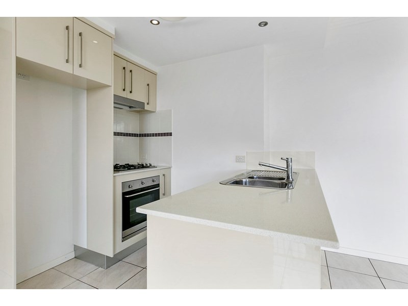 2/76 Durham Street, St Lucia QLD 4067