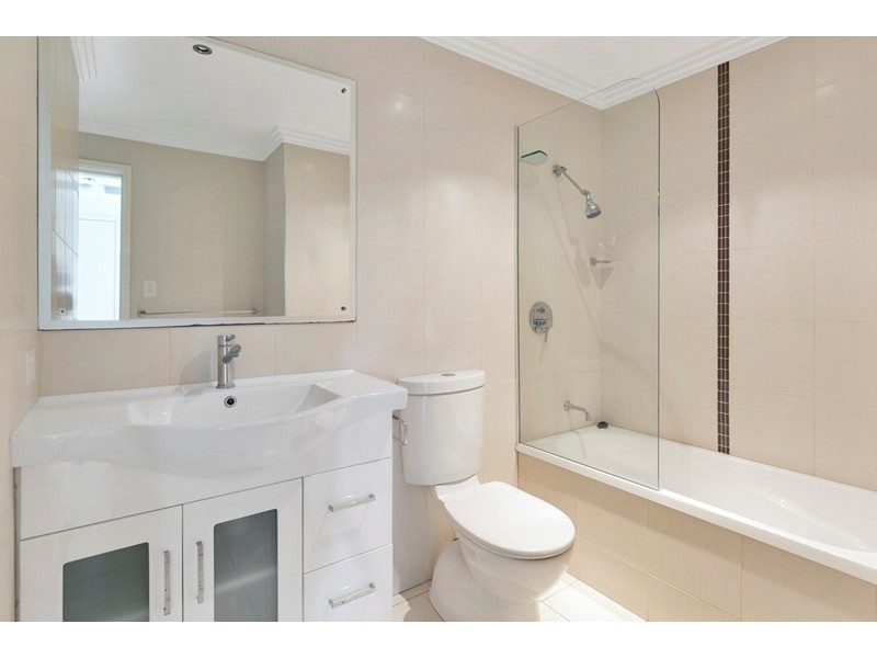 2/76 Durham Street, St Lucia QLD 4067