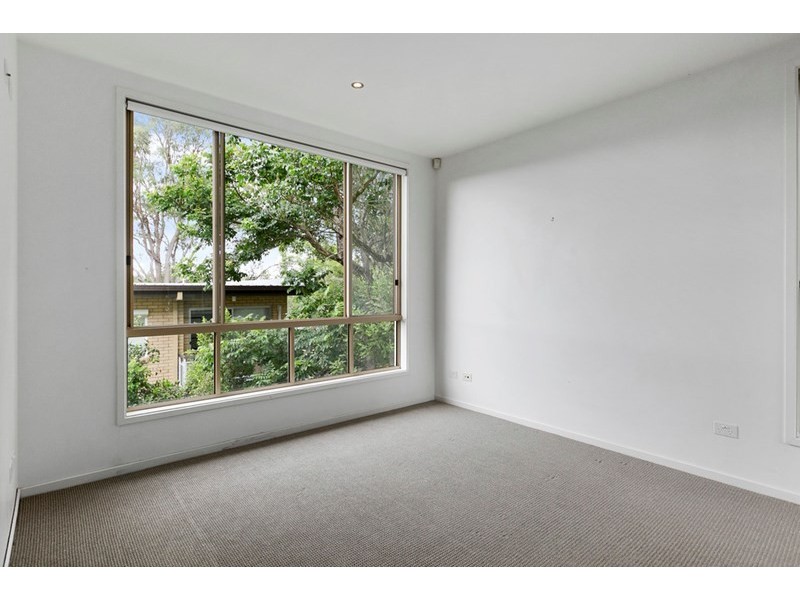 2/76 Durham Street, St Lucia QLD 4067