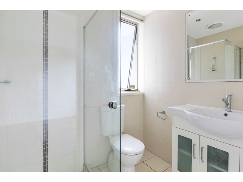 2/76 Durham Street, St Lucia QLD 4067