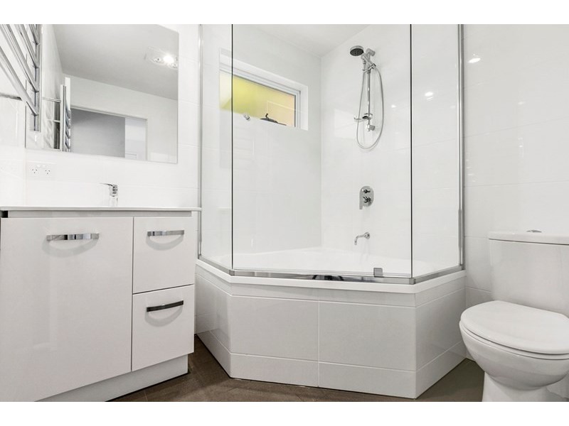 24 Ballara Lane, Toowong QLD 4066