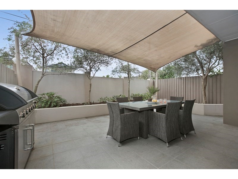 4/16 Derby Street, Coorparoo QLD 4151