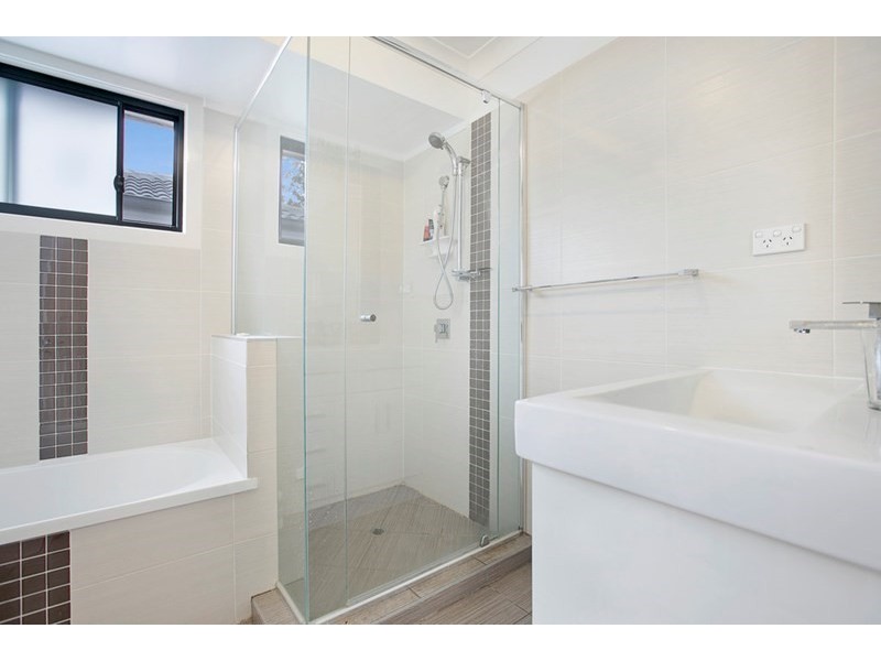 4/16 Derby Street, Coorparoo QLD 4151