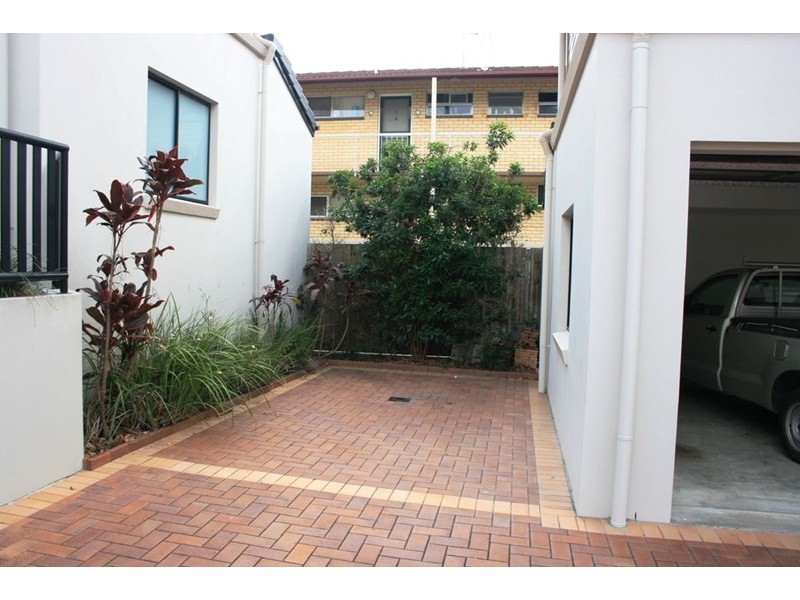 4/16 Derby Street, Coorparoo QLD 4151