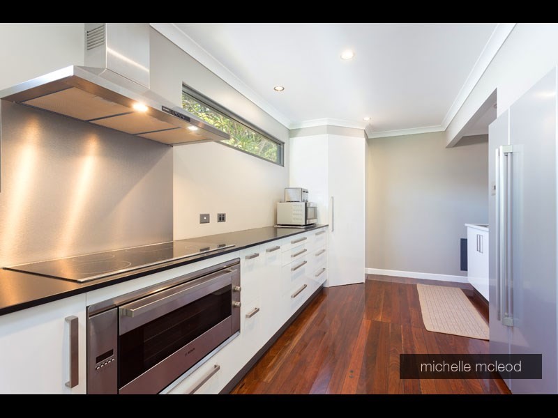 41 Burbong Street, Chapel Hill QLD 4069