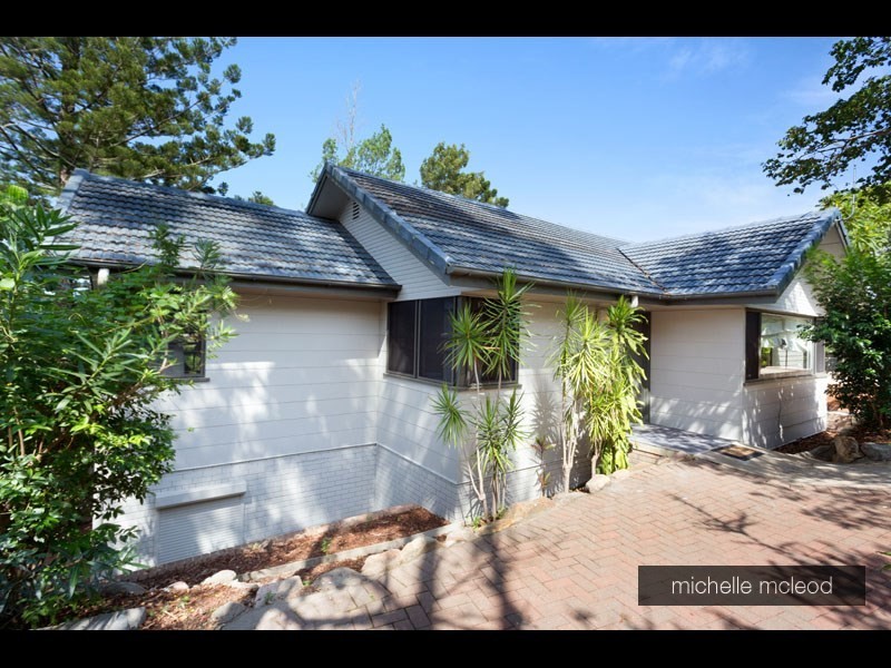 41 Burbong Street, Chapel Hill QLD 4069