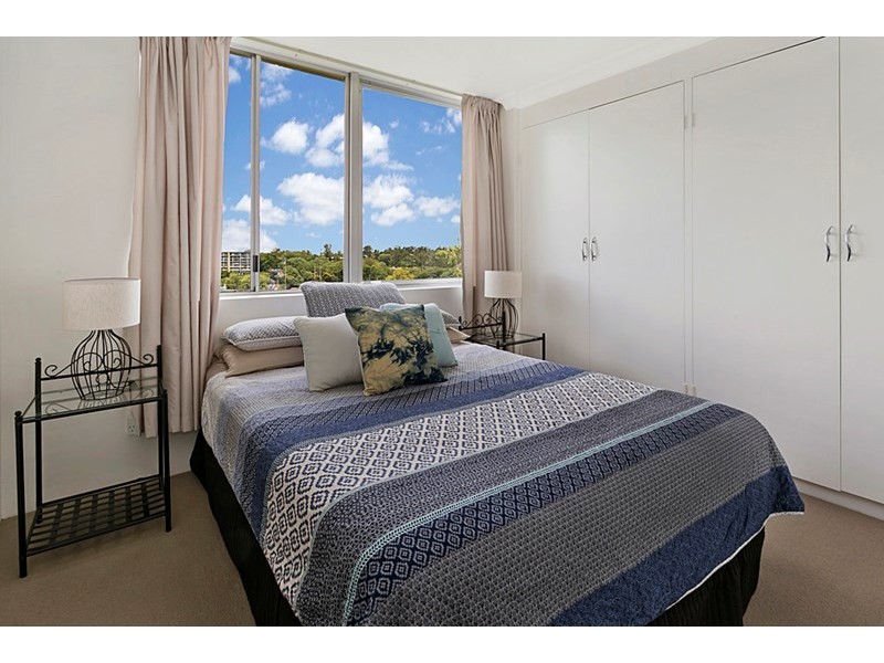25/164 Macquarie Street, St Lucia QLD 4067