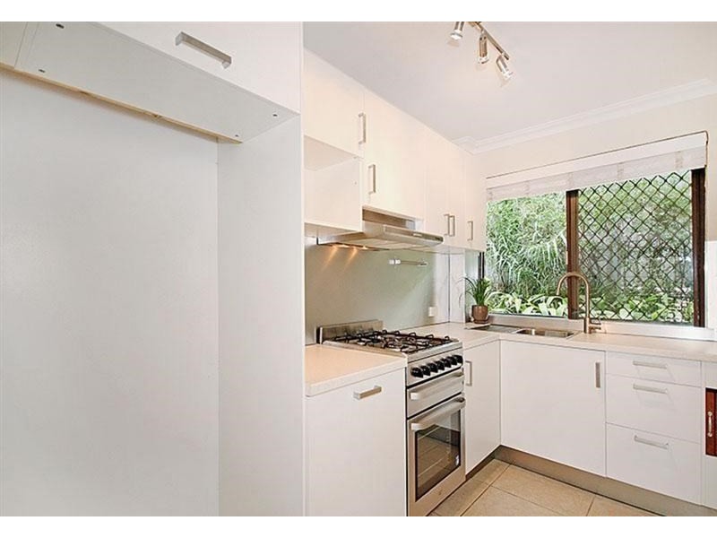 2/81 Armadale, St Lucia QLD 4067