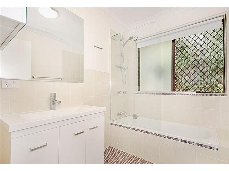 2/81 Armadale, St Lucia QLD 4067