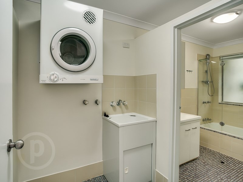 2/81 Armadale, St Lucia QLD 4067