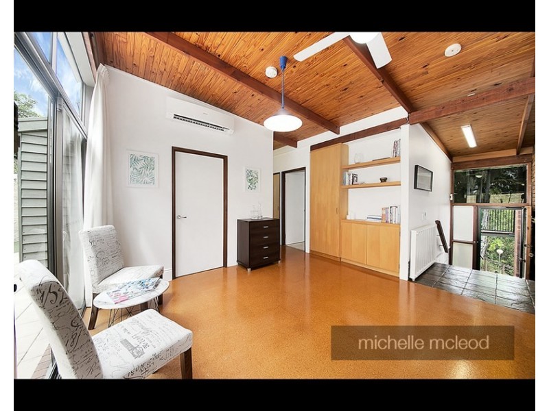 23 Alenola Street, Chapel Hill QLD 4069