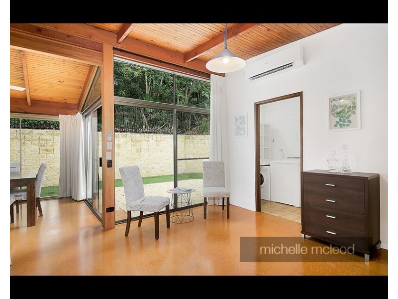 23 Alenola Street, Chapel Hill QLD 4069