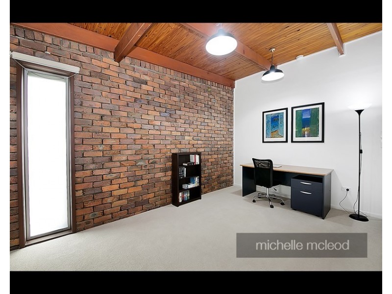 23 Alenola Street, Chapel Hill QLD 4069