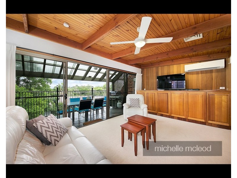 23 Alenola Street, Chapel Hill QLD 4069