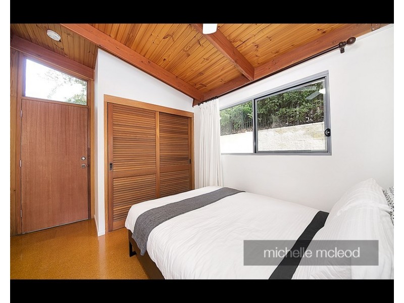 23 Alenola Street, Chapel Hill QLD 4069