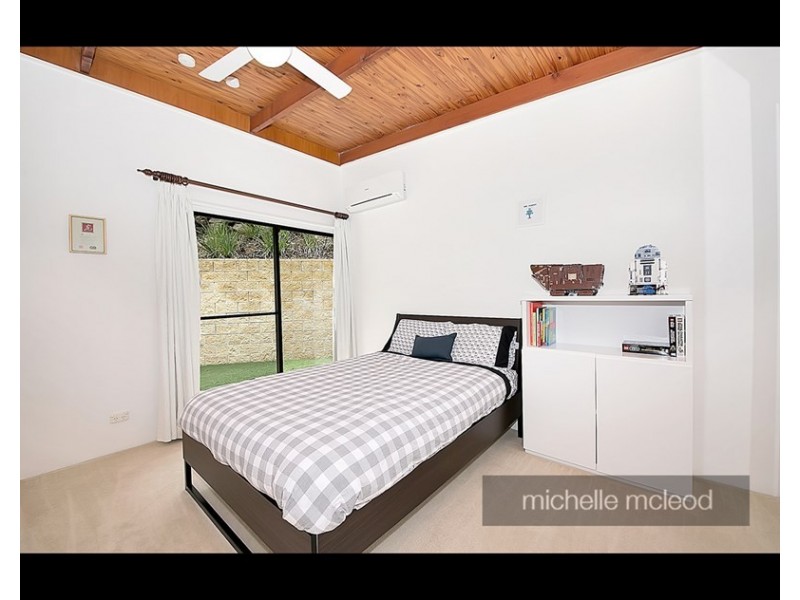 23 Alenola Street, Chapel Hill QLD 4069